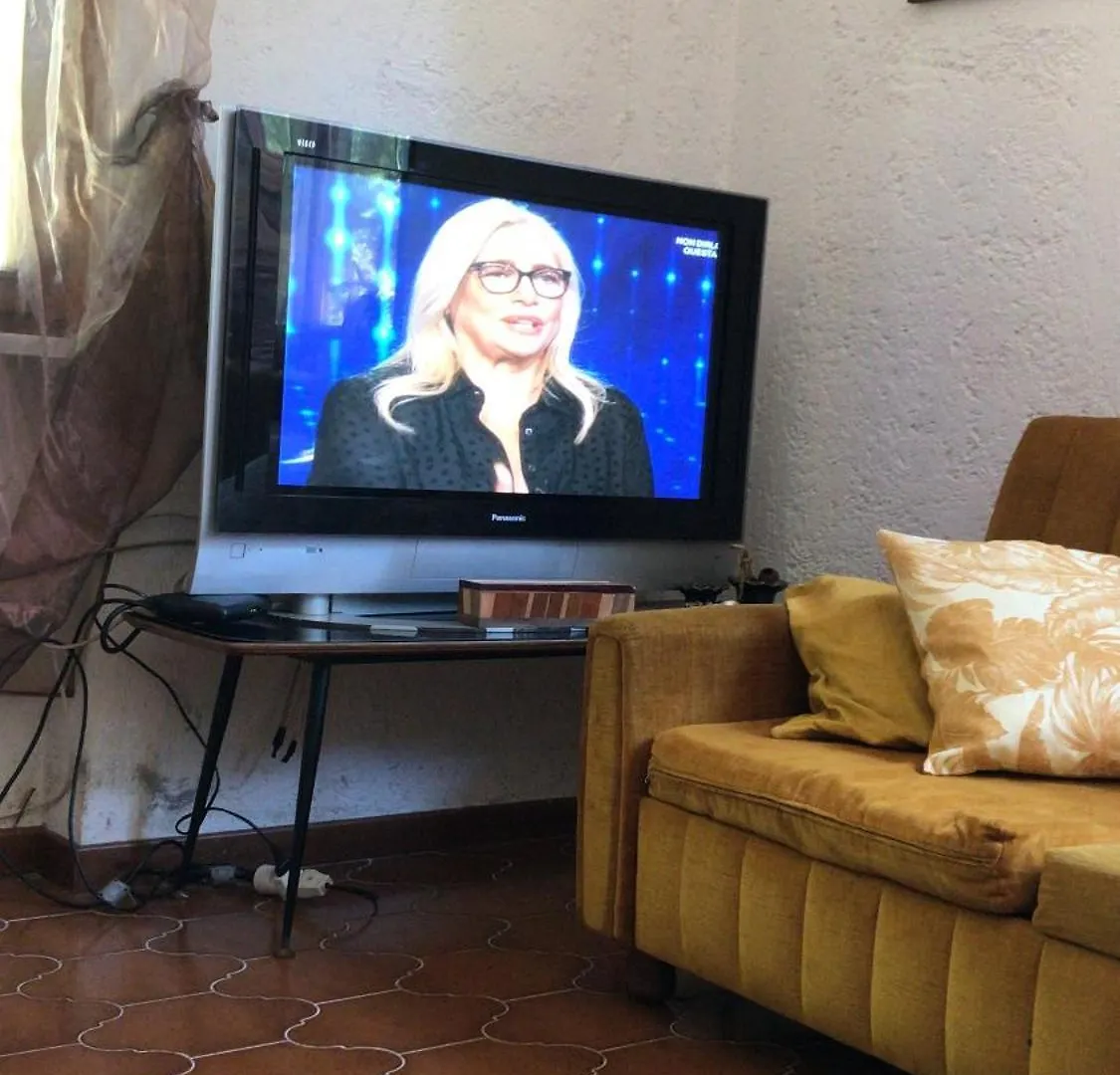 Apartment Oasi Di Pace E Natura Gardone Riviera Italy
