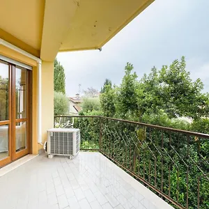 Apartment Residenza Al Vittoriale - By Host4u, Gardone Riviera